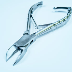 Nail Clippers / Nippers / Cutters - Curved Blade - Ribbed Handle - 14cm